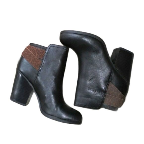 Kenneth Cole REACTION

Women's Booties - Picture 1 of 9
